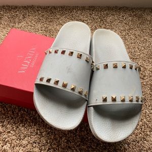 Valentino Garavani slides size 41